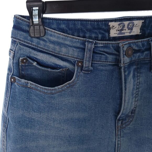 We The Free Women's Size 29 Blue Raw Hem Jeans - Picture 5 of 10